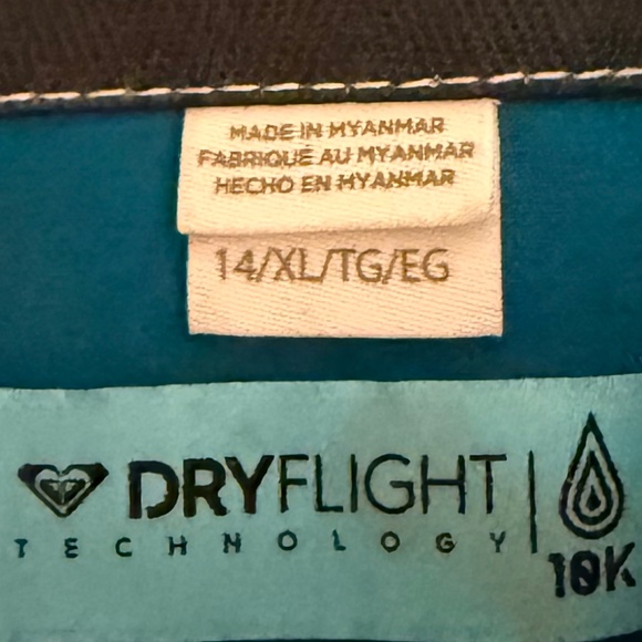 Youth size XL/14 Roxy brand ski jacket - Picture 3 of 3